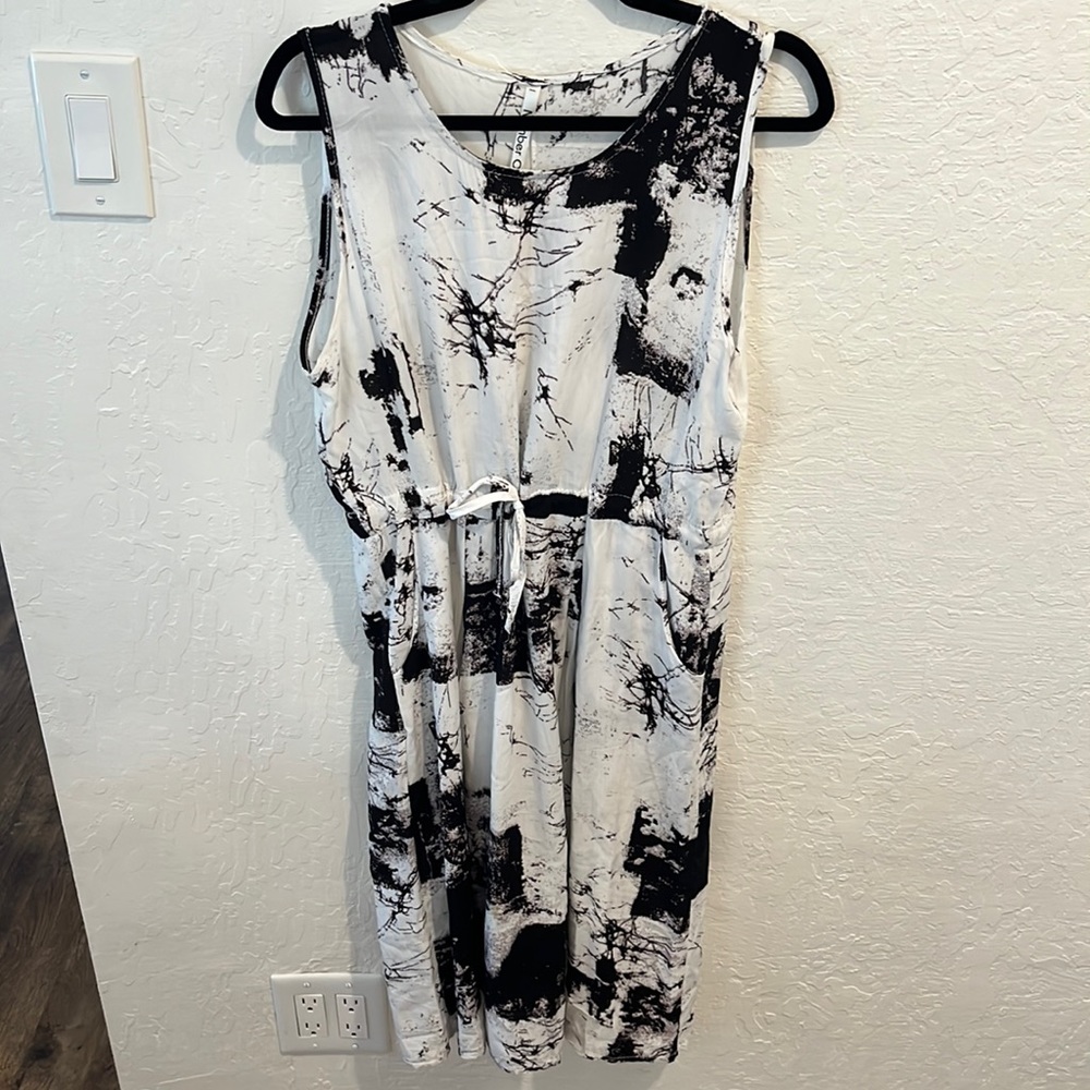 Summer mid length dress with tie